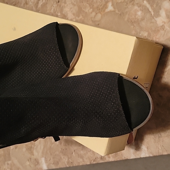 Nice open toe/back heels from Aldos - Picture 5 of 6